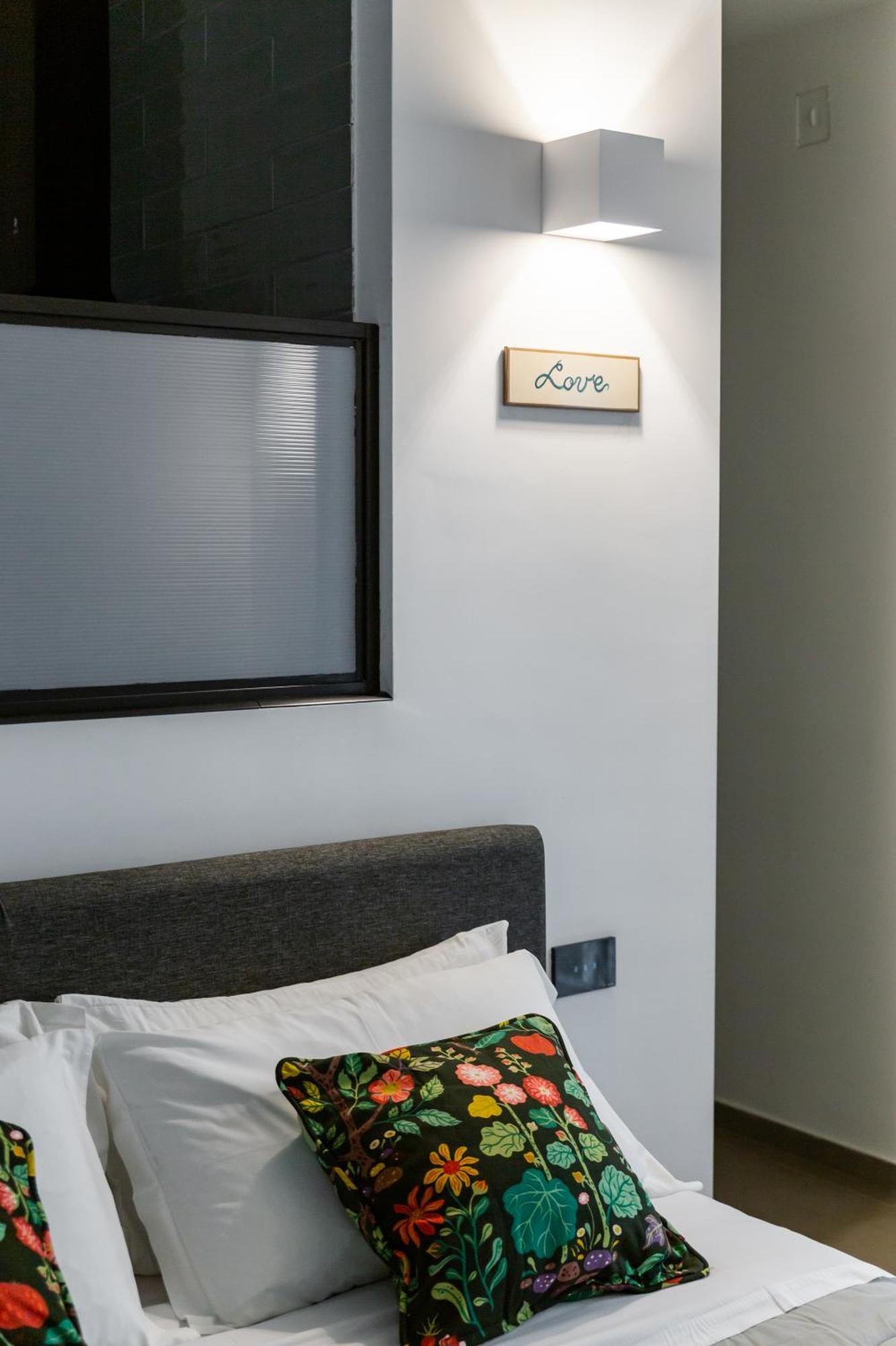 Archihouse Suites เนเปิลส์ ภายนอก รูปภาพ