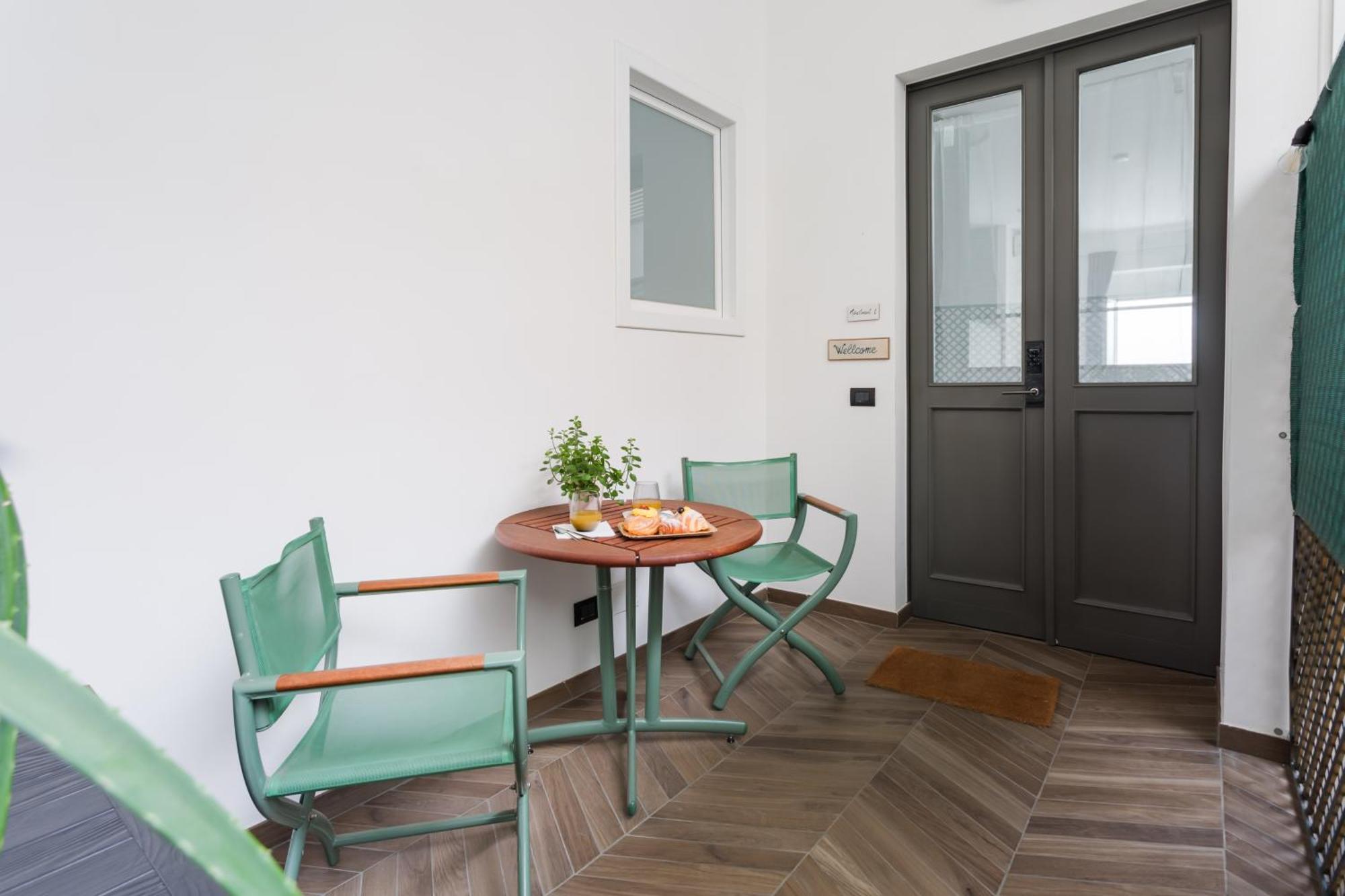 Archihouse Suites เนเปิลส์ ภายนอก รูปภาพ